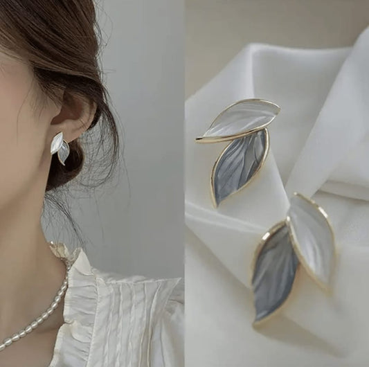 Leaf shaped cute earrings