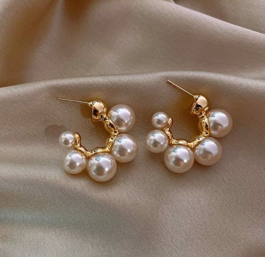 Pearl Round shape beautiful earrings